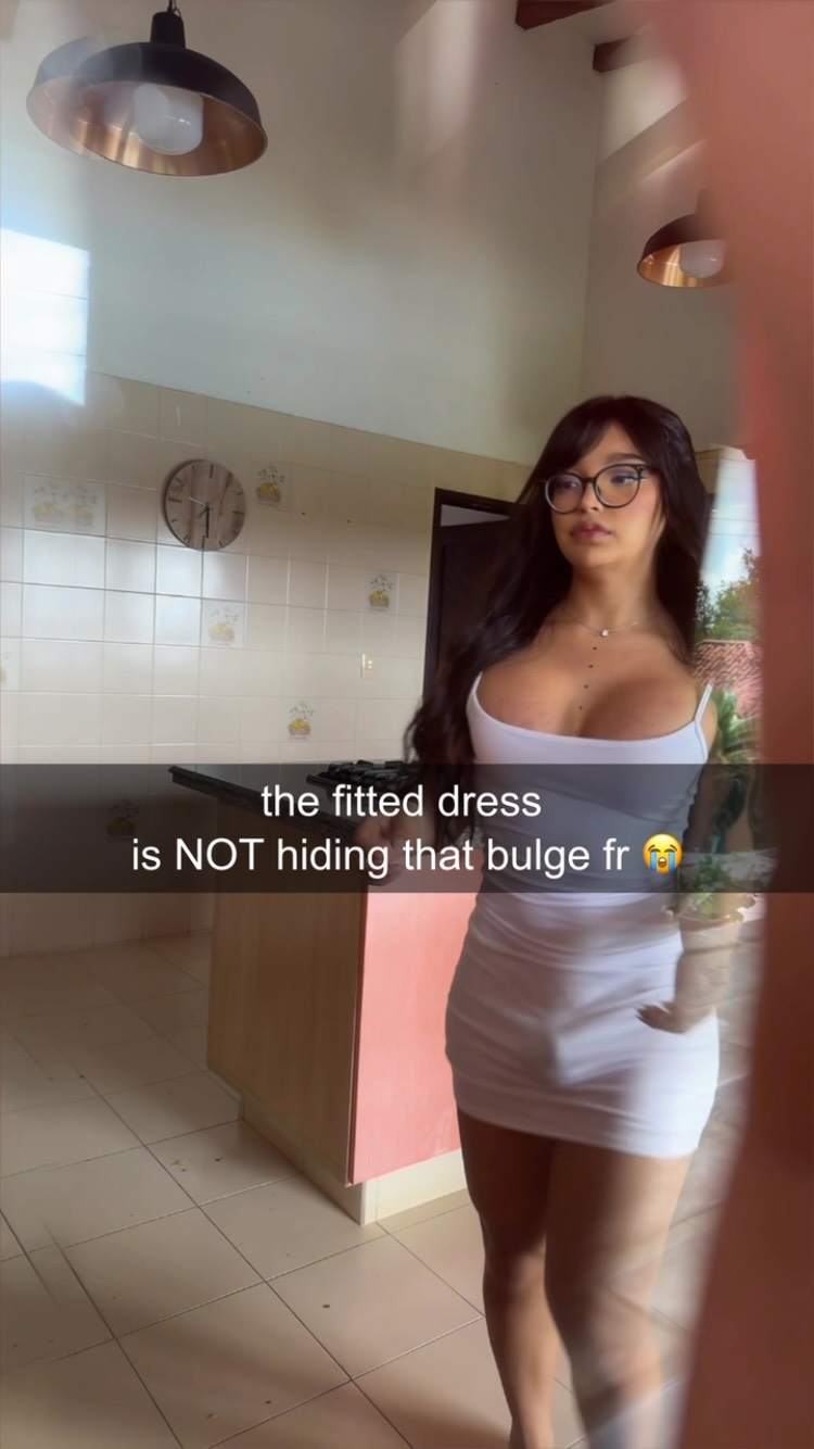 That fitted dress wasn't hiding a thing 😭